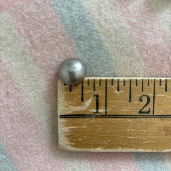 Lot of 13 Silver Round shank style metal buttons - Picture 6 of 7